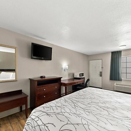 Americas Best Value Inn Bonham Exterior photo