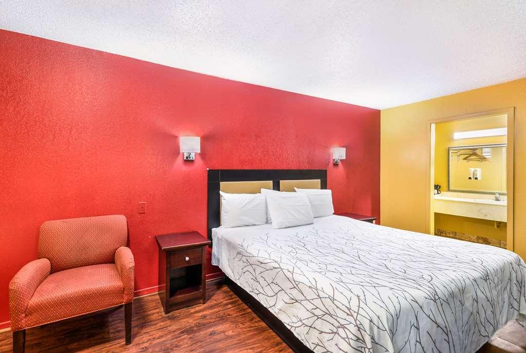 Americas Best Value Inn Bonham Exterior photo