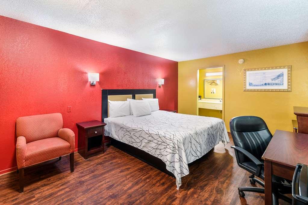 Americas Best Value Inn Bonham Exterior photo