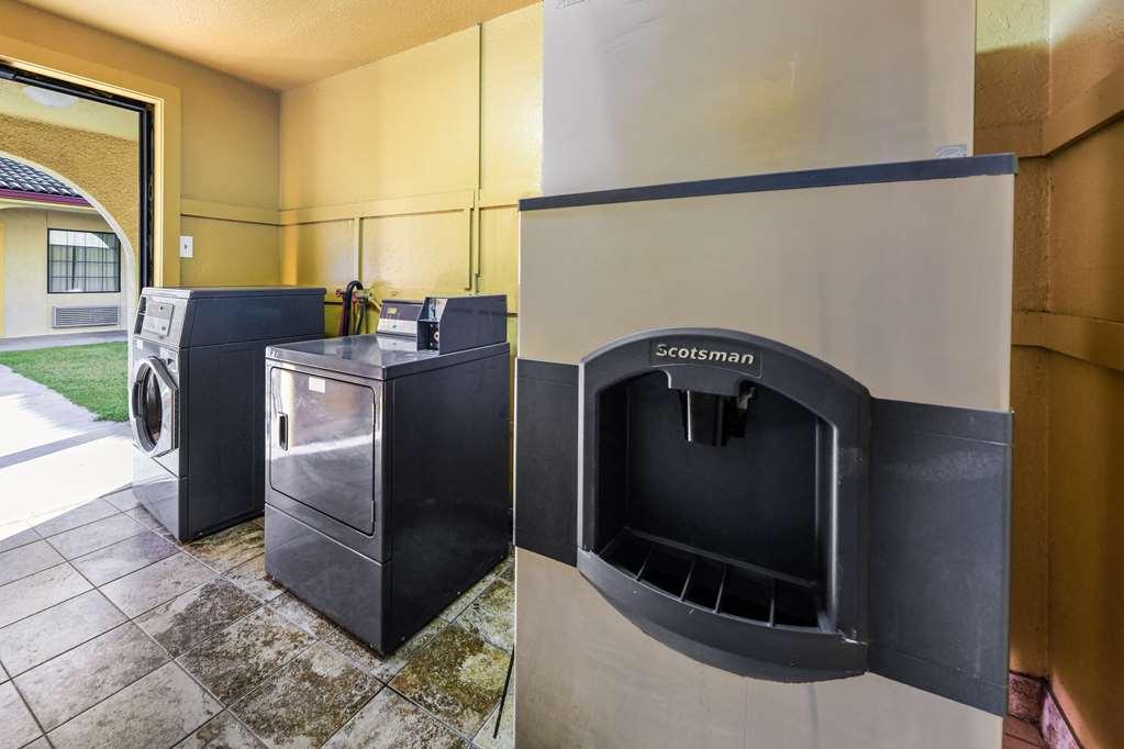 Americas Best Value Inn Bonham Facilities photo