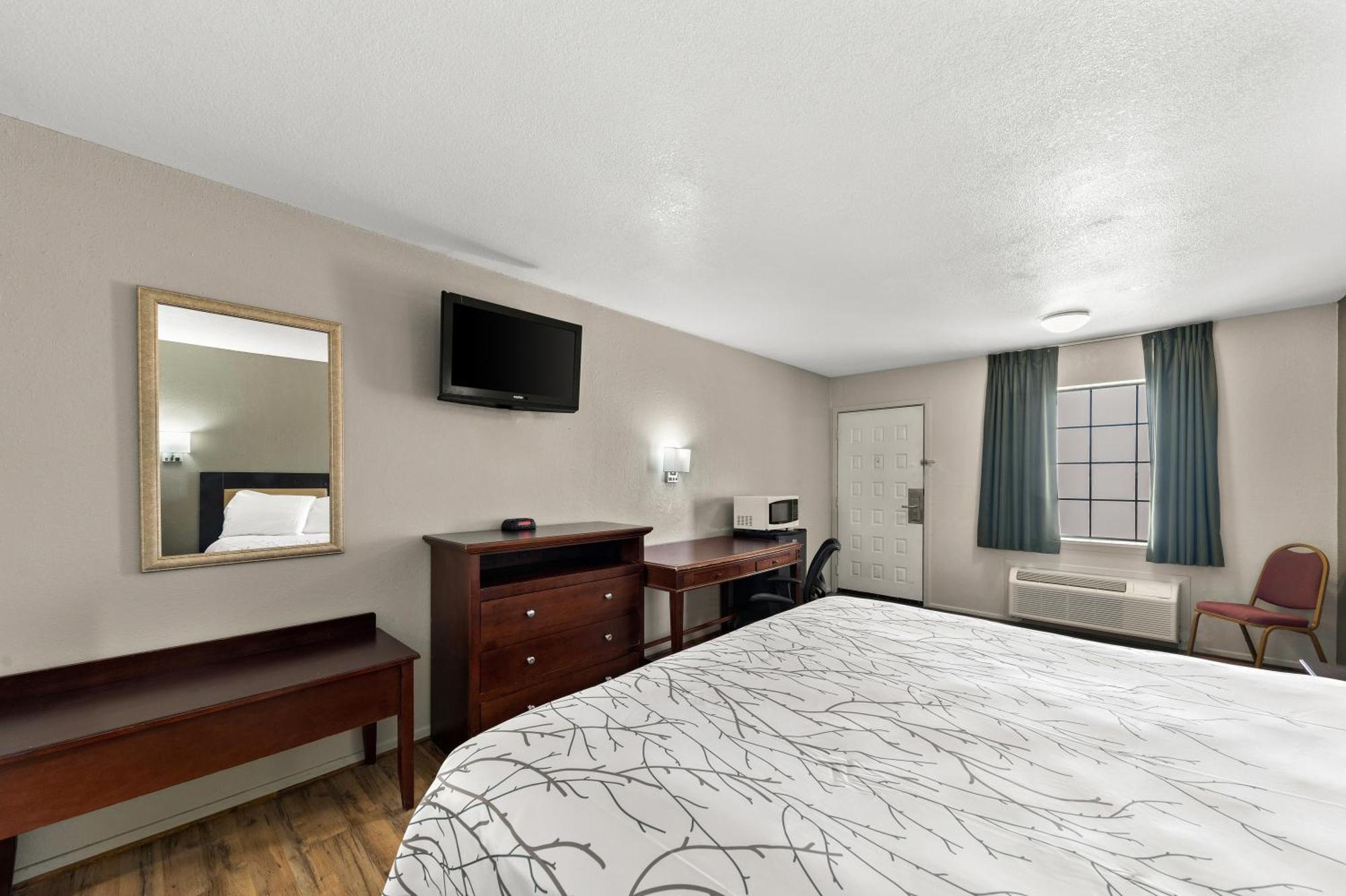 Americas Best Value Inn Bonham Exterior photo