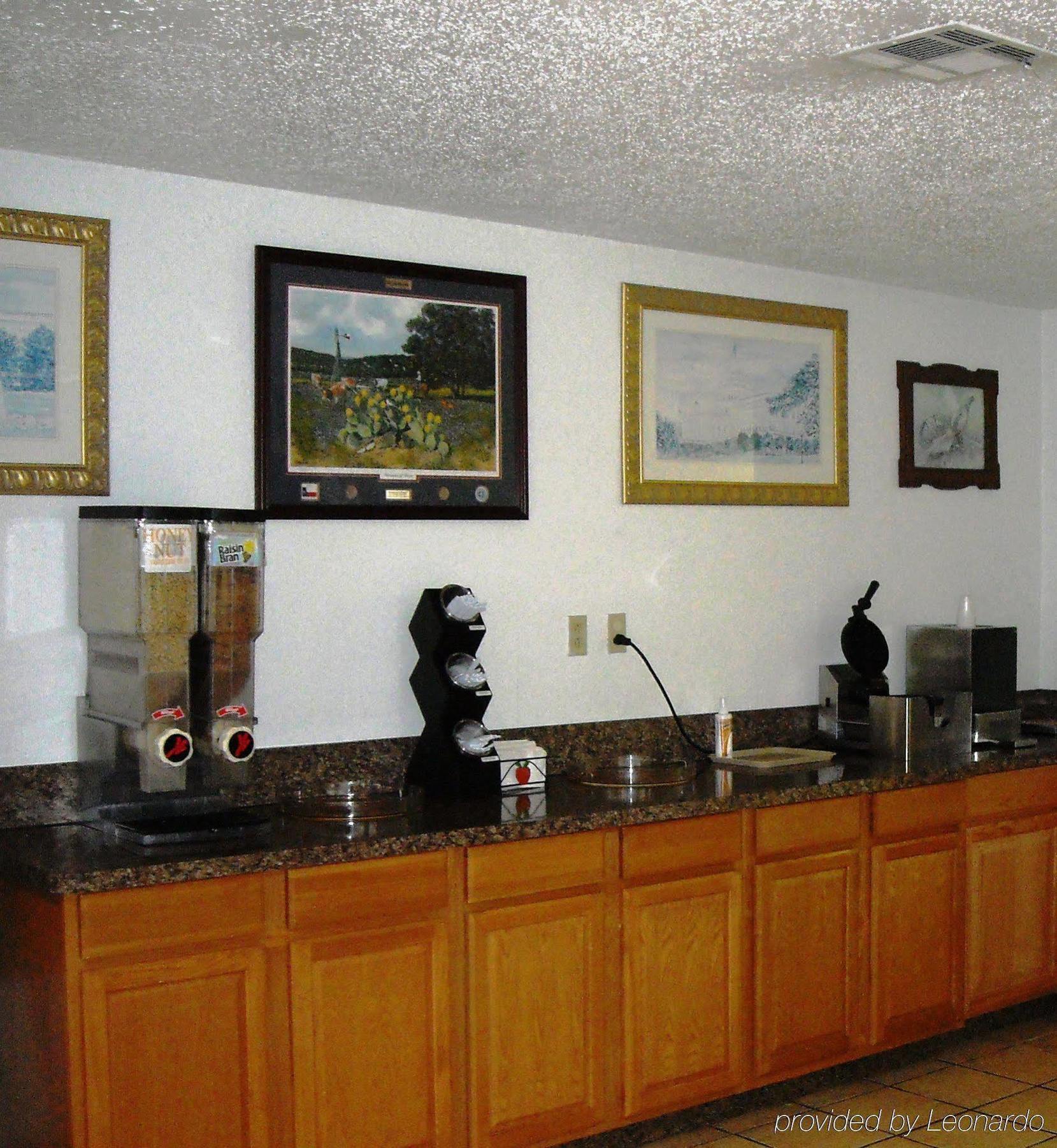 Americas Best Value Inn Bonham Exterior photo
